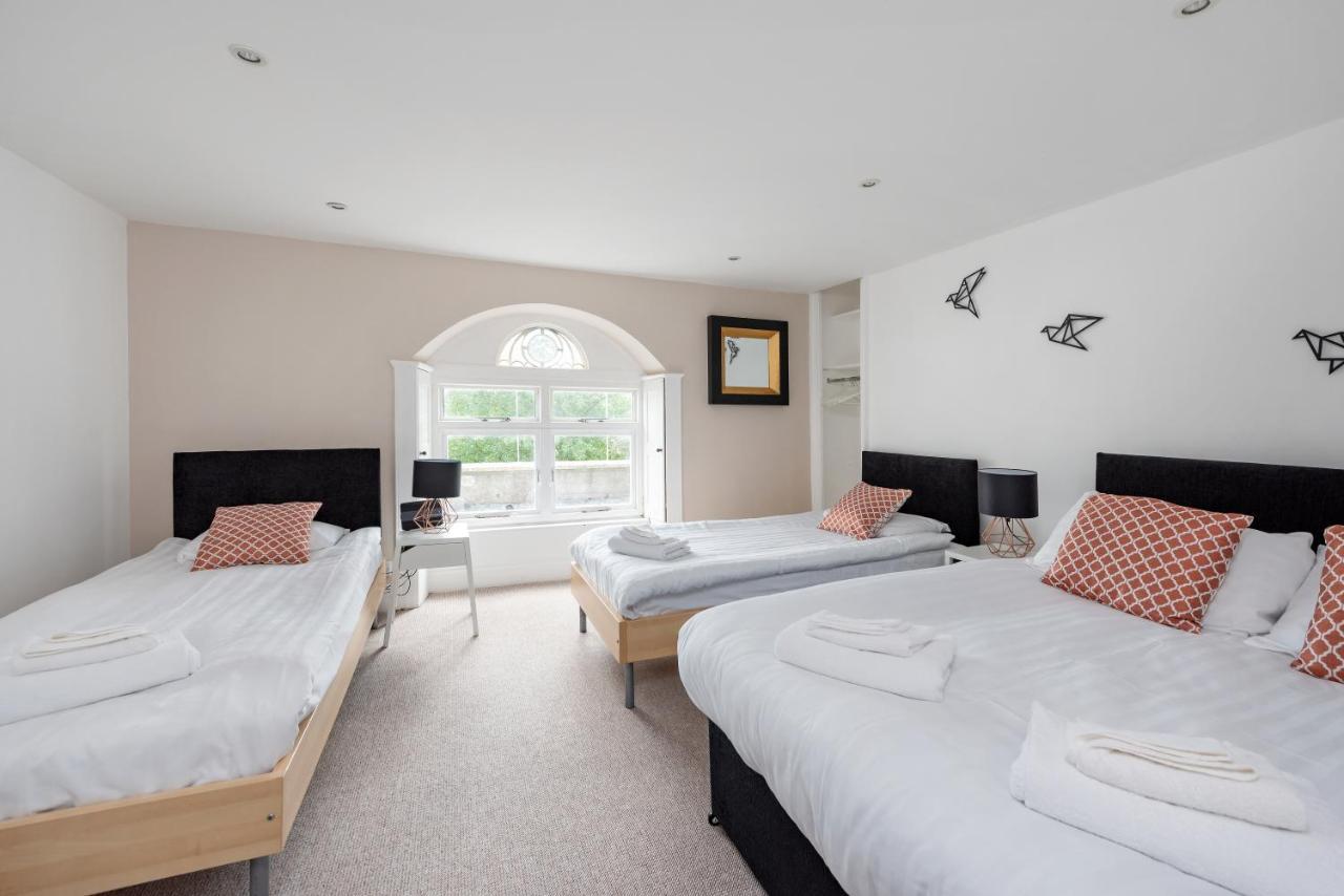 Cotswold Manor House - Country House Retreat With Hot Tub, Ideal For Large Groups Petty France Exterior photo